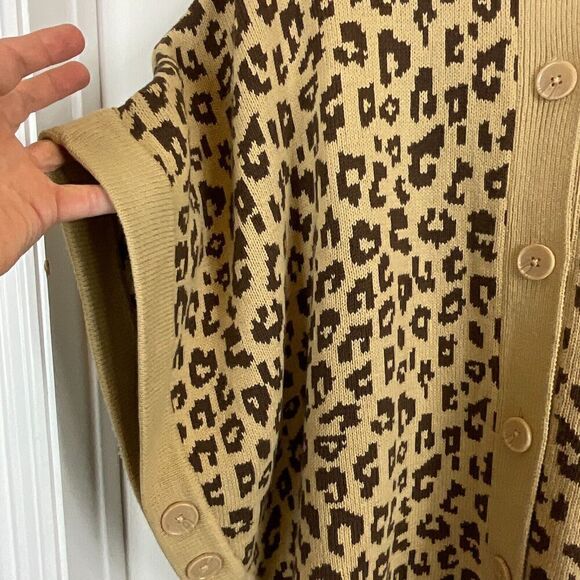 New Denim & Co Women Animal Jacquard Poncho Tan Brown Sz XL Button Front Cape U3 - Picture 8 of 11